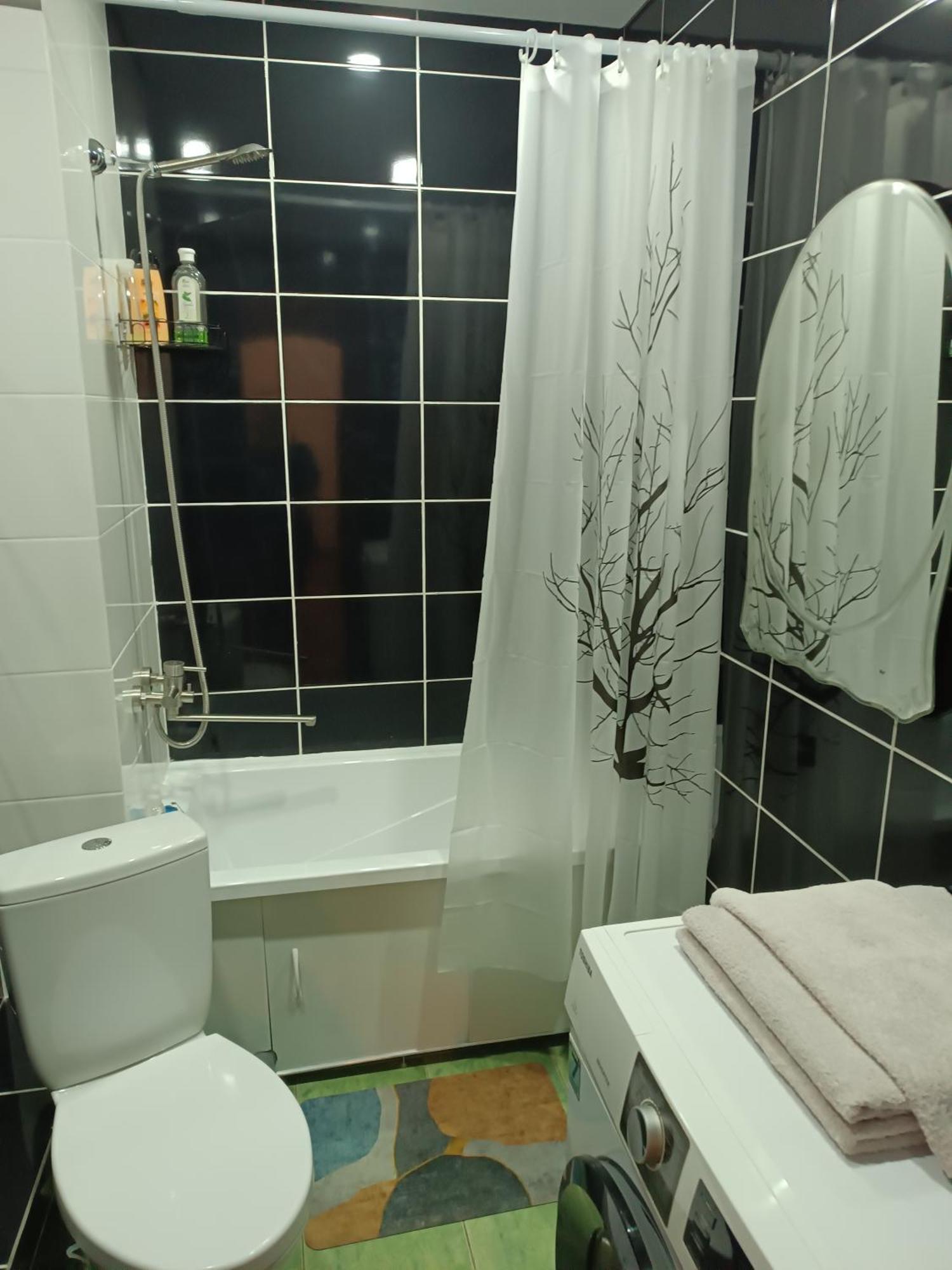 Две Уютные Квартиры В Центре Города Дзержинка - New Apartments ครือวอยร็อก ภายนอก รูปภาพ