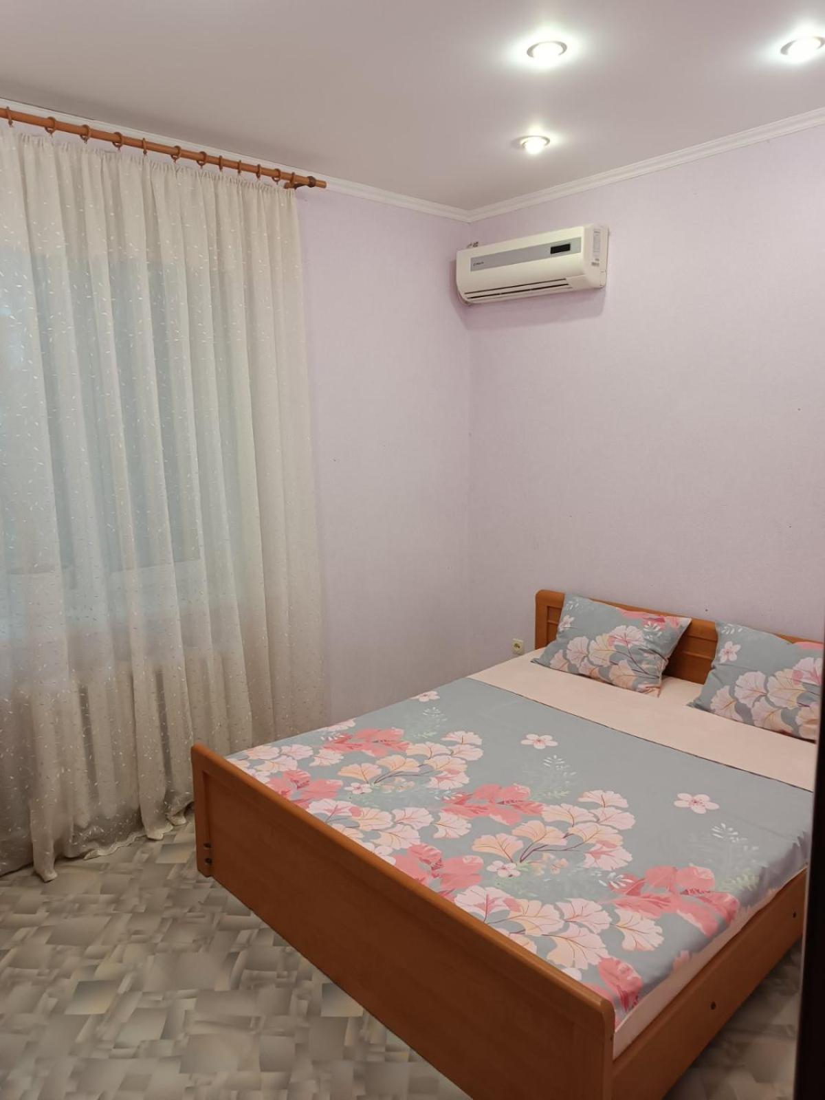 Две Уютные Квартиры В Центре Города Дзержинка - New Apartments ครือวอยร็อก ภายนอก รูปภาพ